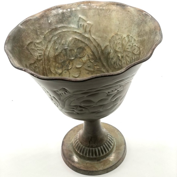 Holsey Vintage Style Metal Goblet, Chalice Shape Room Decoration, - Picture 4 of 5